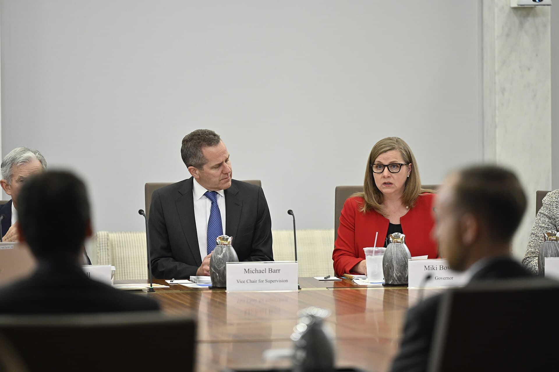 Fed holds rates at 3.75%-4% as two officials push for a quarter-point rise