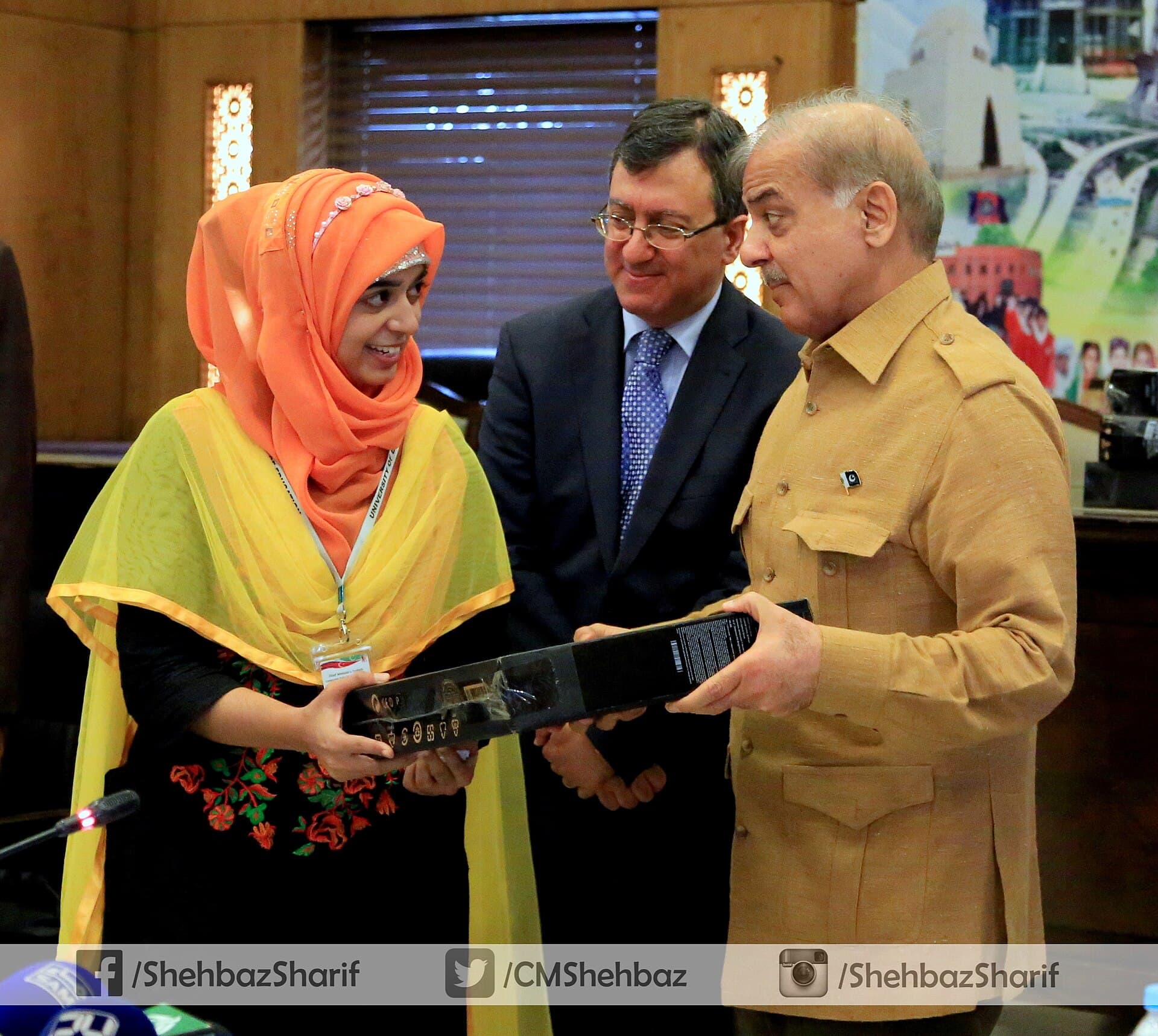 Sharif says 500,000 Chromebooks will go to students on merit alone