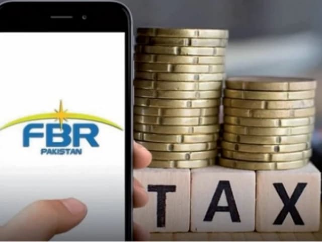 FBR to serve Rs150,000 penalty notices as retailer tax scheme lags