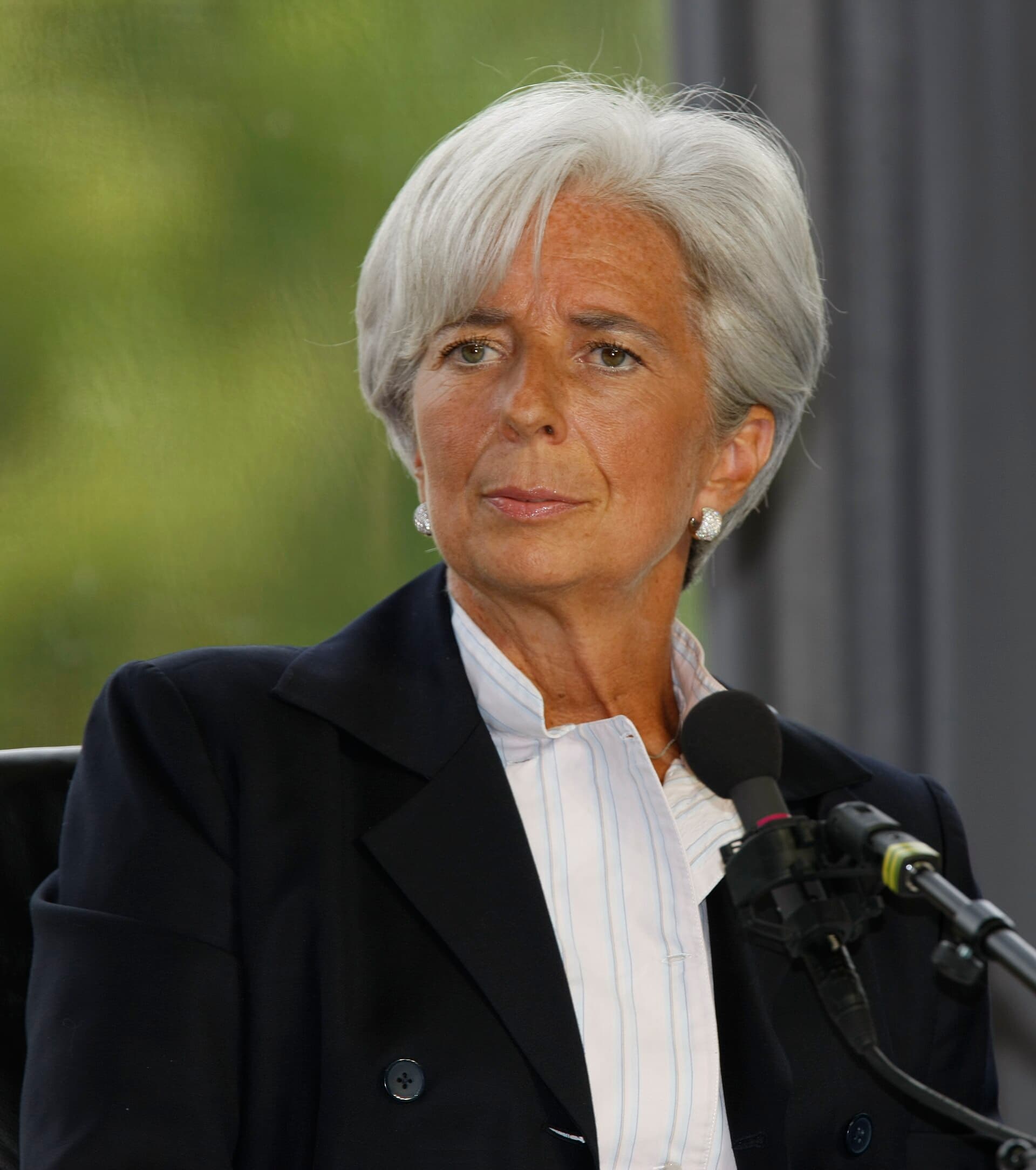 Lagarde to quit the ECB on 7 February as bond yields and oil prices squeeze Europe