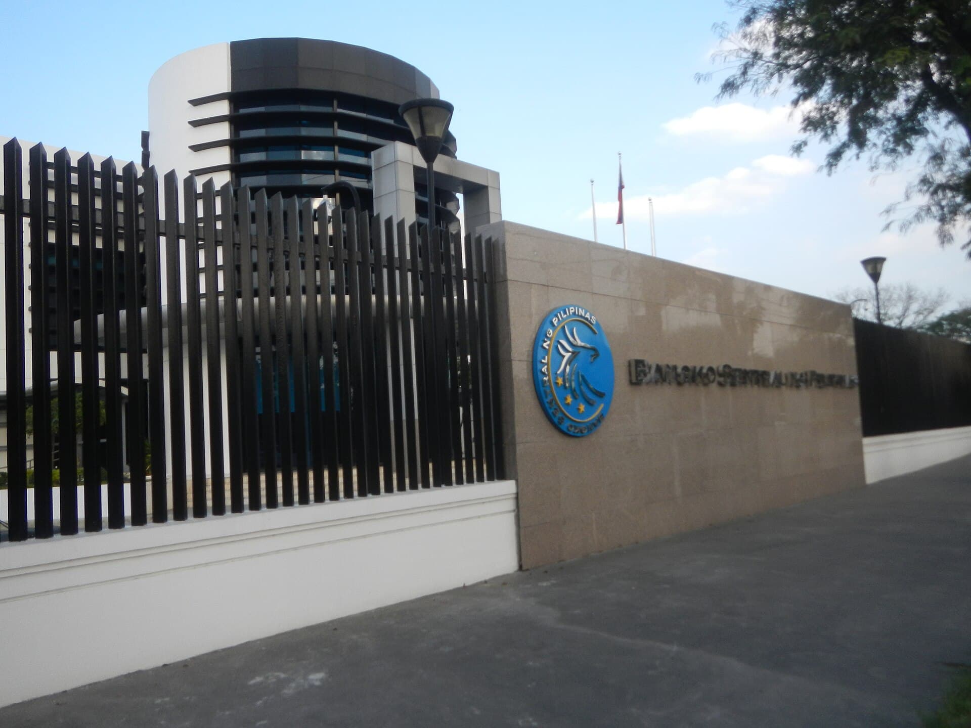 Philippine inflation may top 8% in October, BSP forecasts